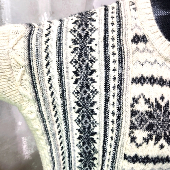 CABI Snowflake Holiday Cottagecore Knit Pullover Sweater (XS, fits big) - Picture 8 of 13